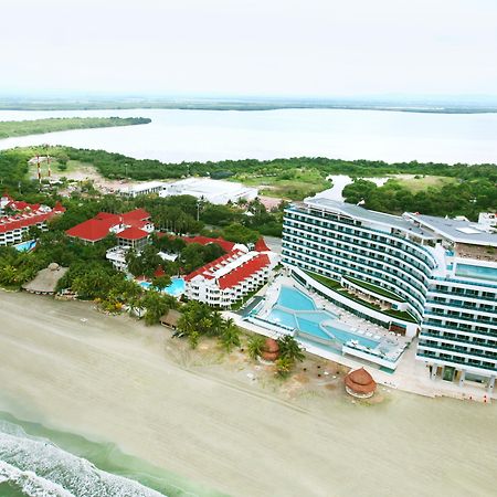 Hotel Las Americas Casa De Playa Cartagena Екстер'єр фото Aerial view of the resort