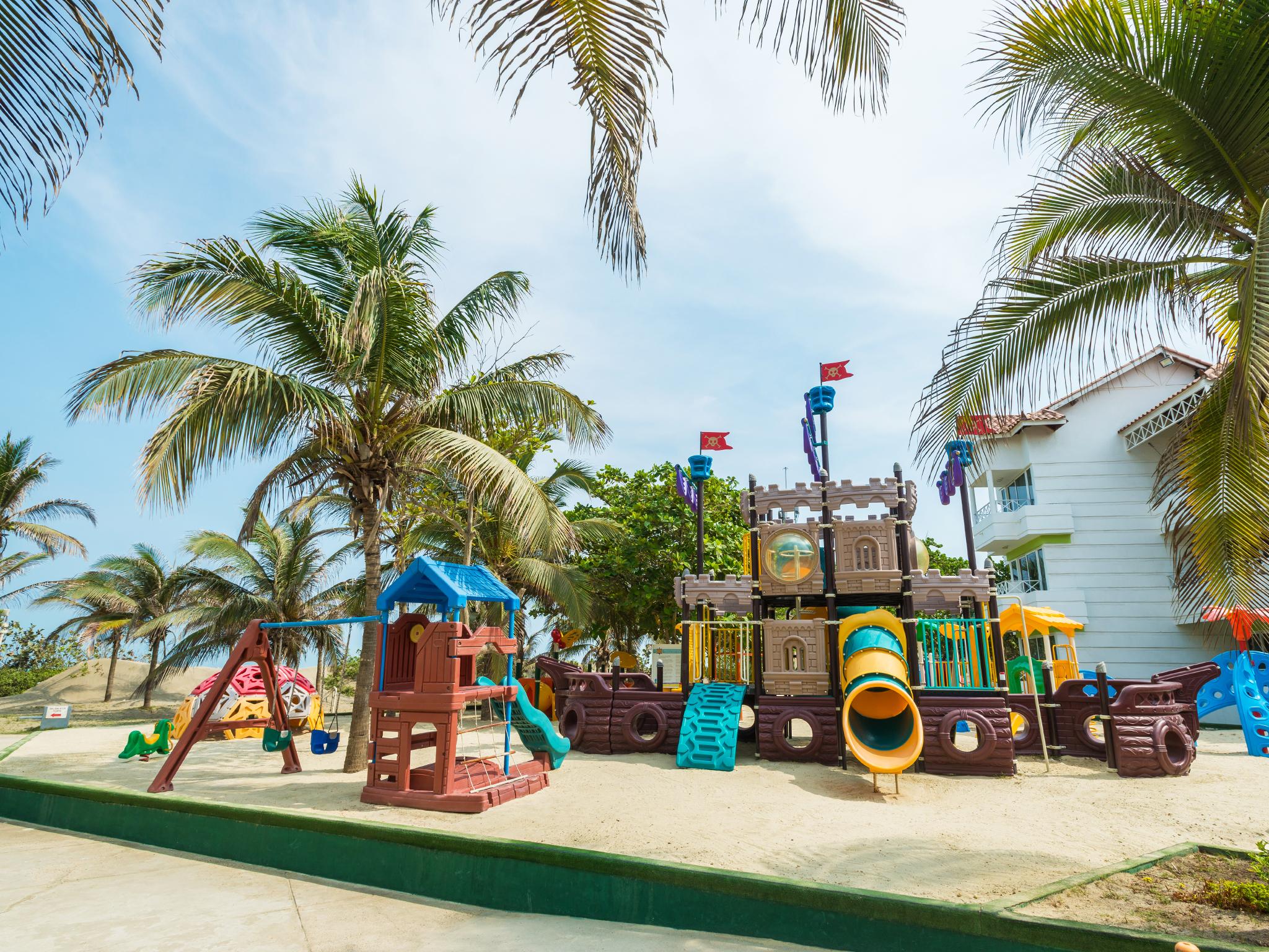 Hotel Las Americas Casa De Playa Cartagena Екстер'єр фото Playground at the resort