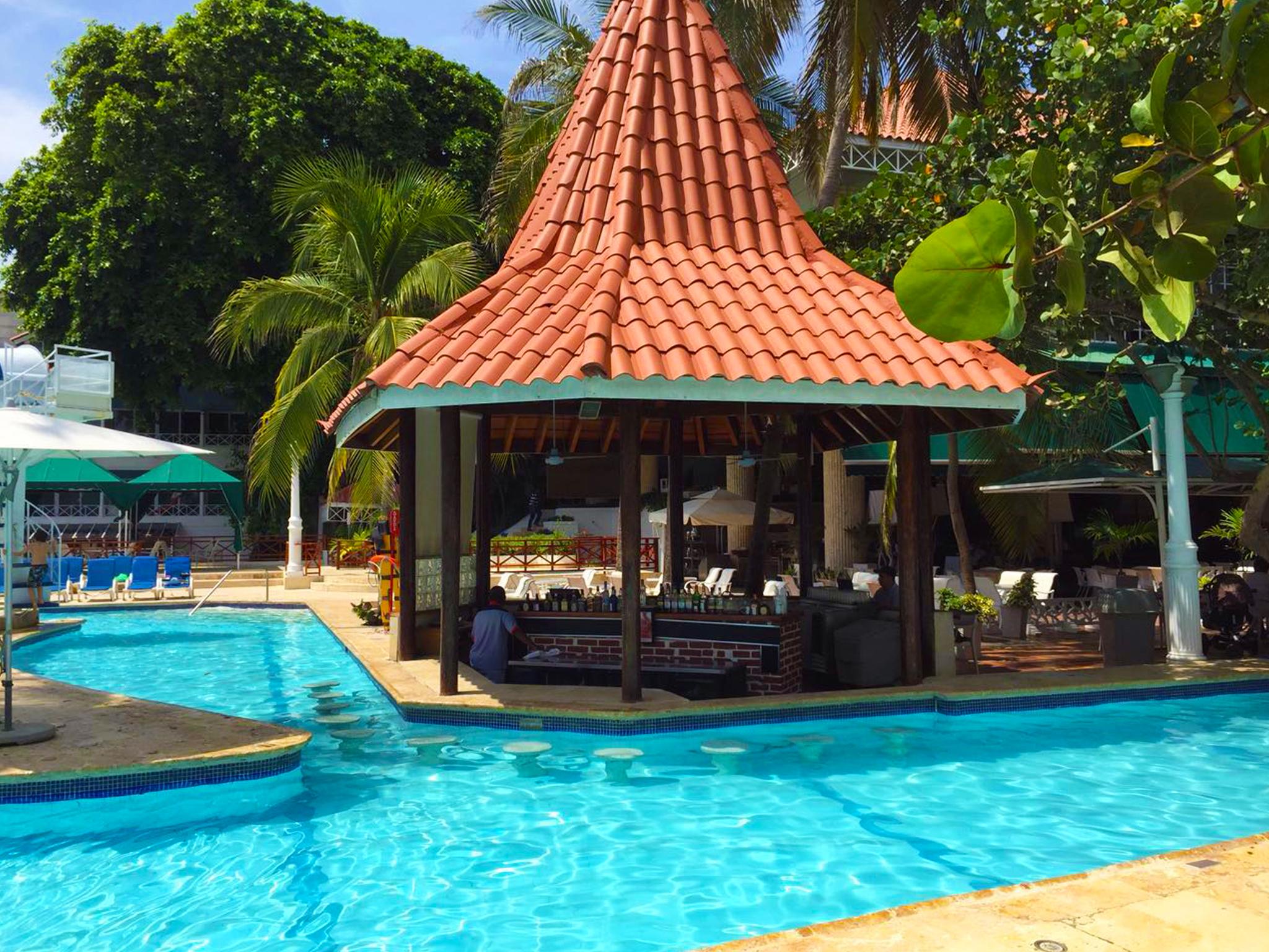Hotel Las Americas Casa De Playa Cartagena Екстер'єр фото The swimming pool at the hotel