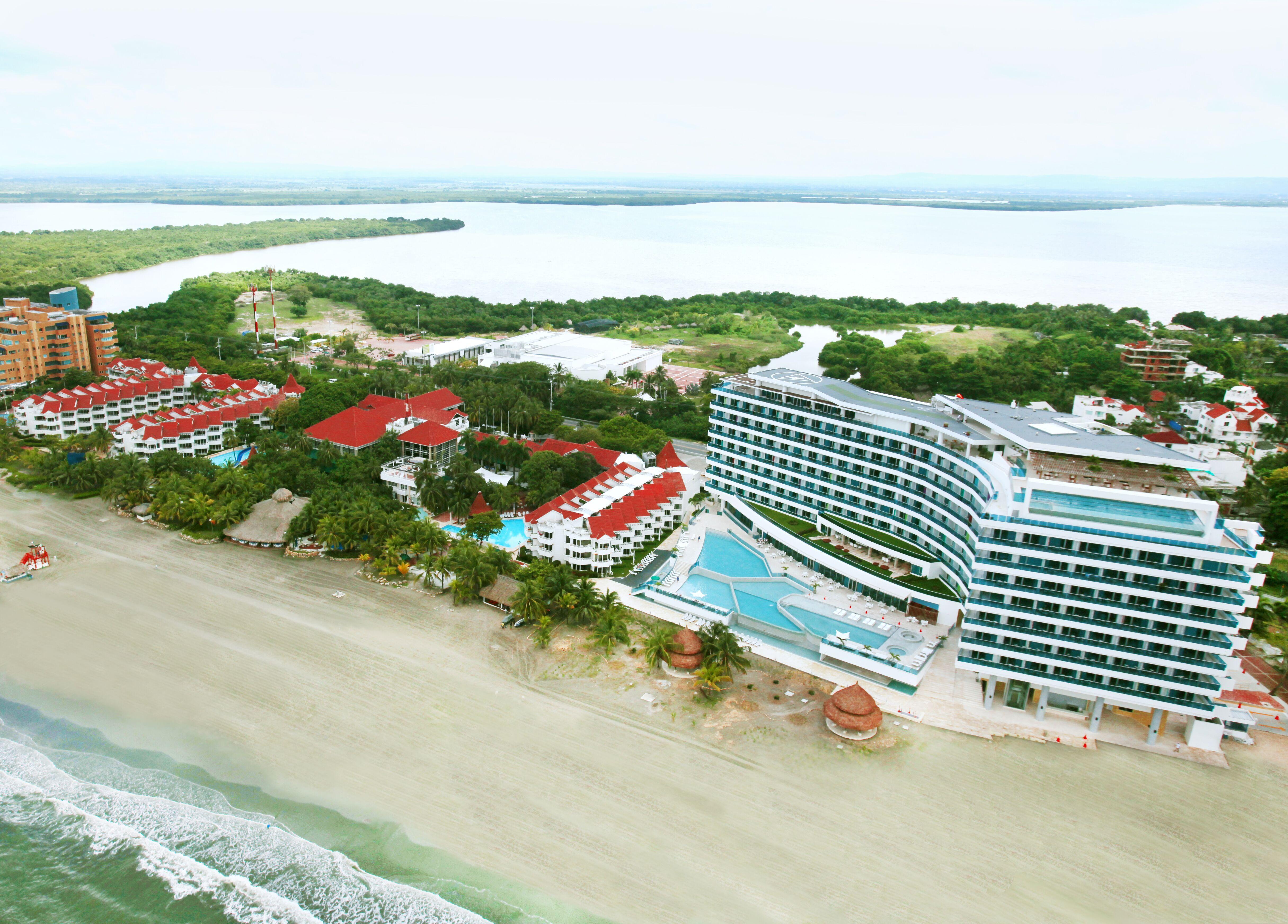 Hotel Las Americas Casa De Playa Cartagena Екстер'єр фото Aerial view of the resort