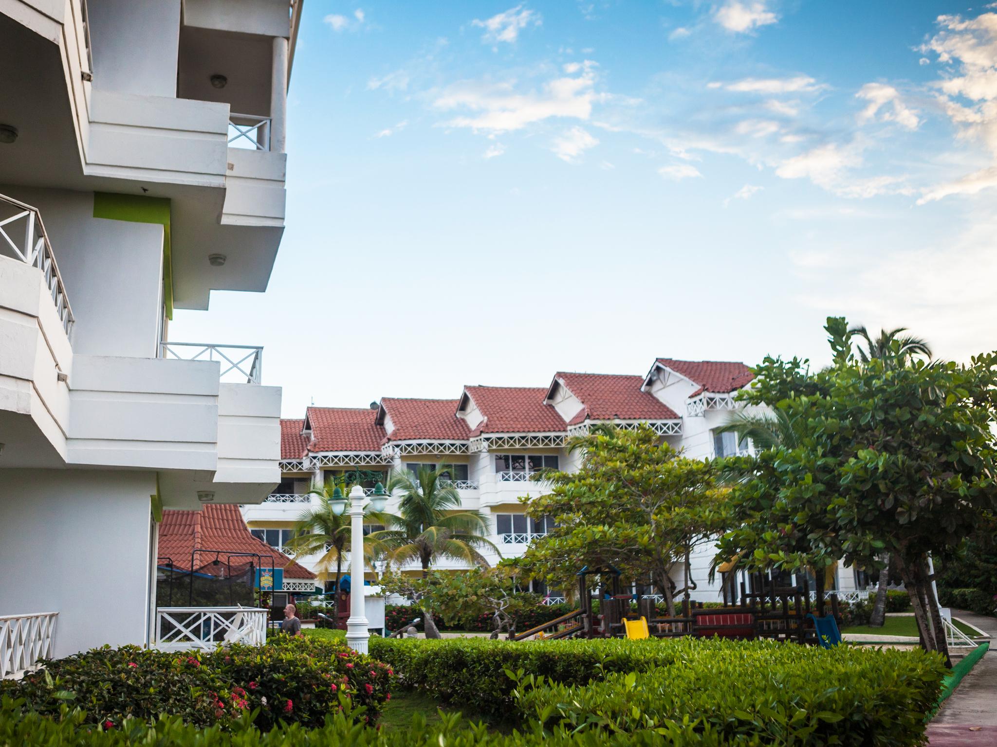 Hotel Las Americas Casa De Playa Cartagena Екстер'єр фото The Village
