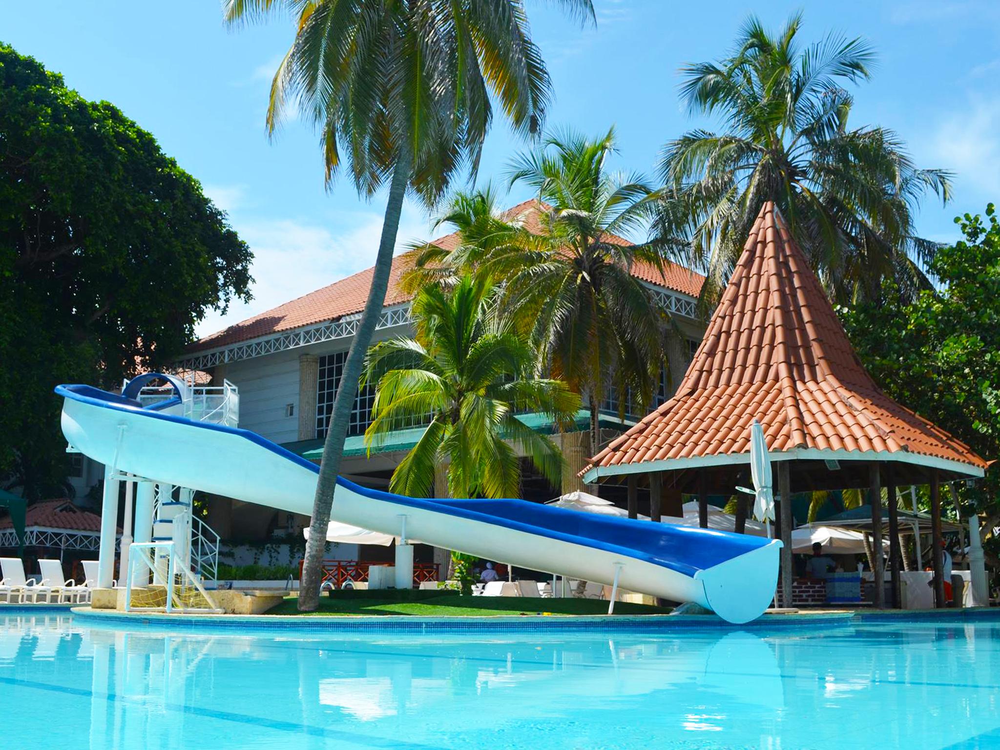 Hotel Las Americas Casa De Playa Cartagena Екстер'єр фото The swimming pool at the hotel