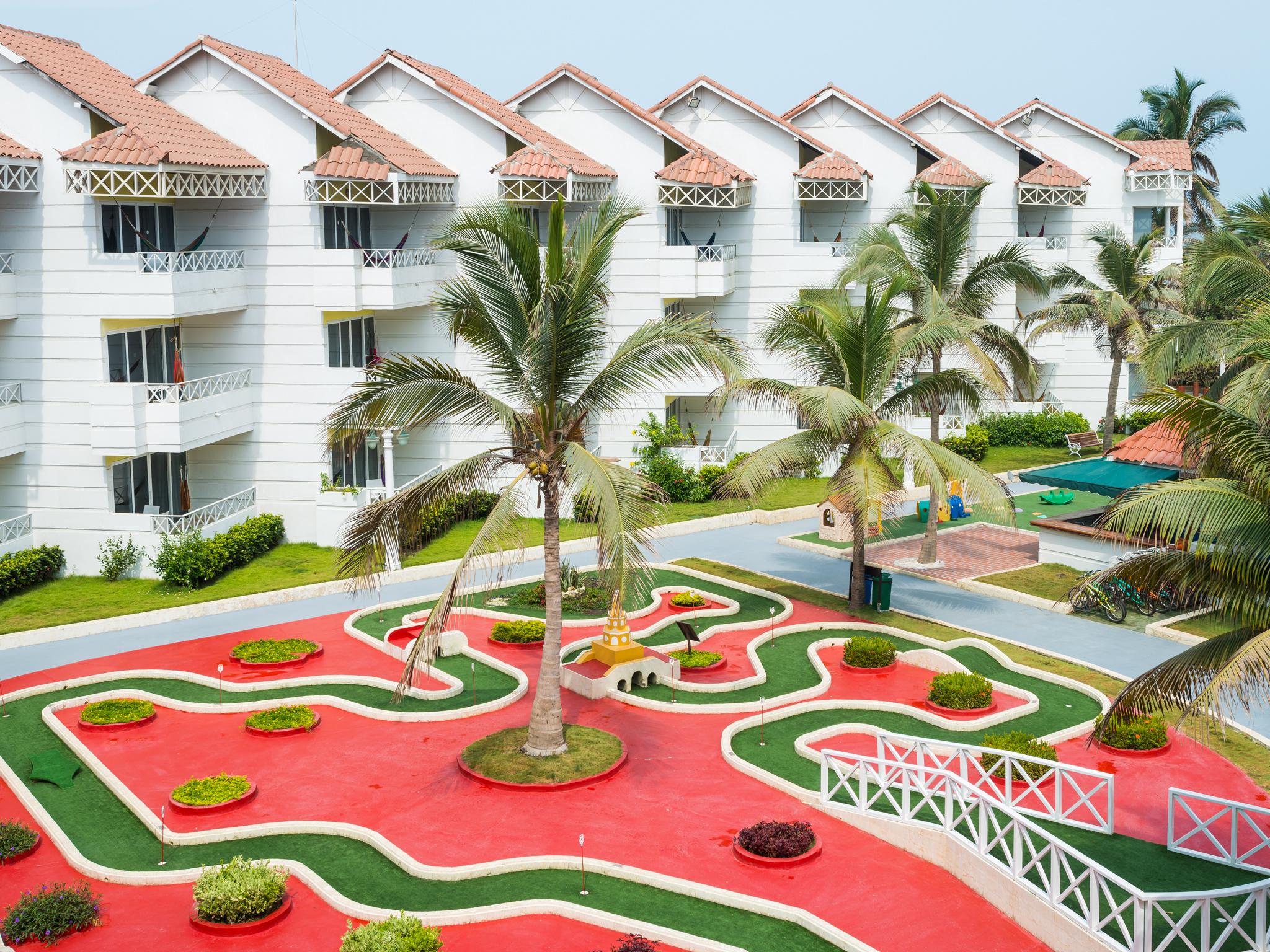 Hotel Las Americas Casa De Playa Cartagena Екстер'єр фото Club Mahindra, Pulicat