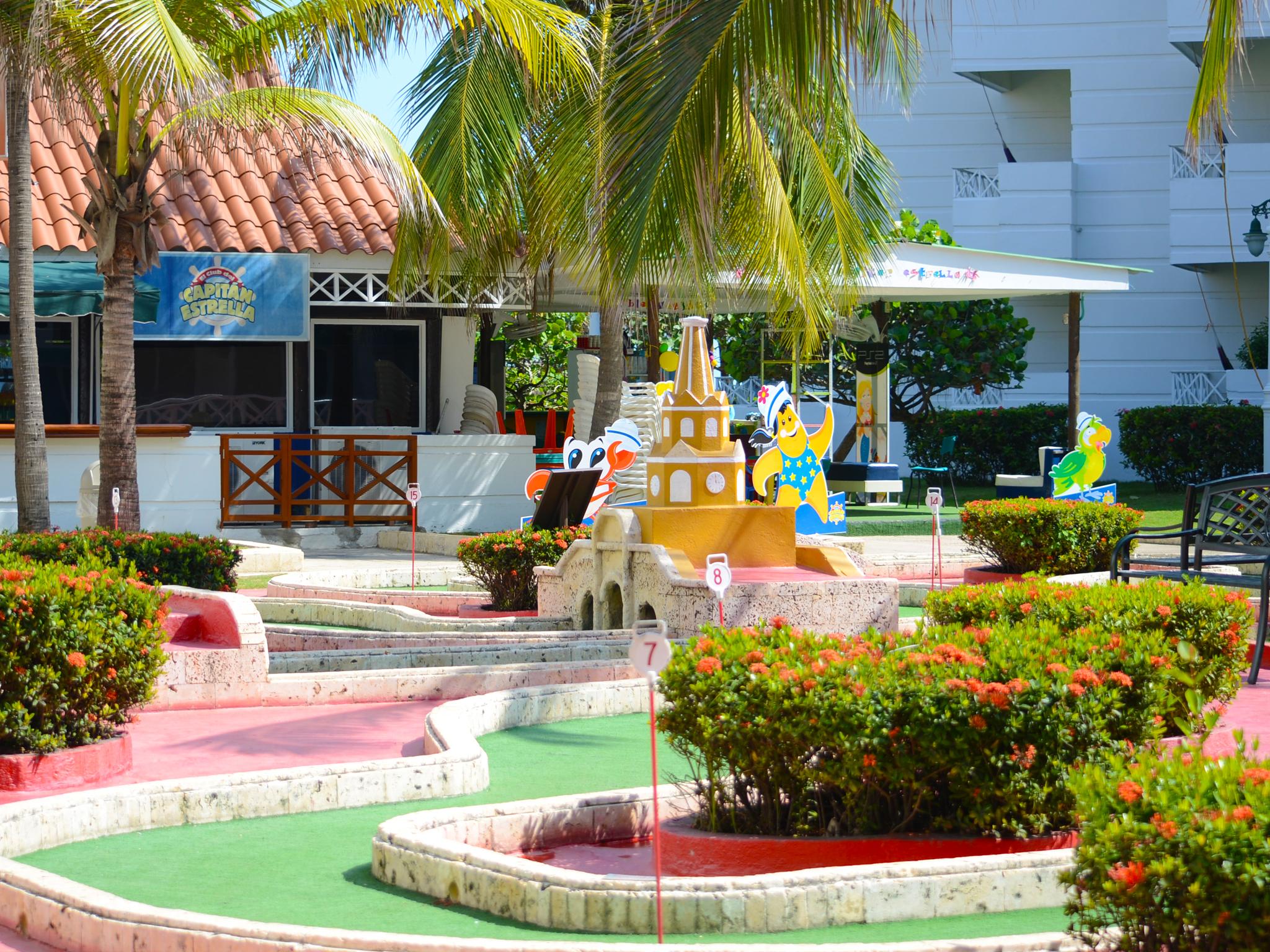 Hotel Las Americas Casa De Playa Cartagena Екстер'єр фото Miniature golf course in Cancún, Mexico