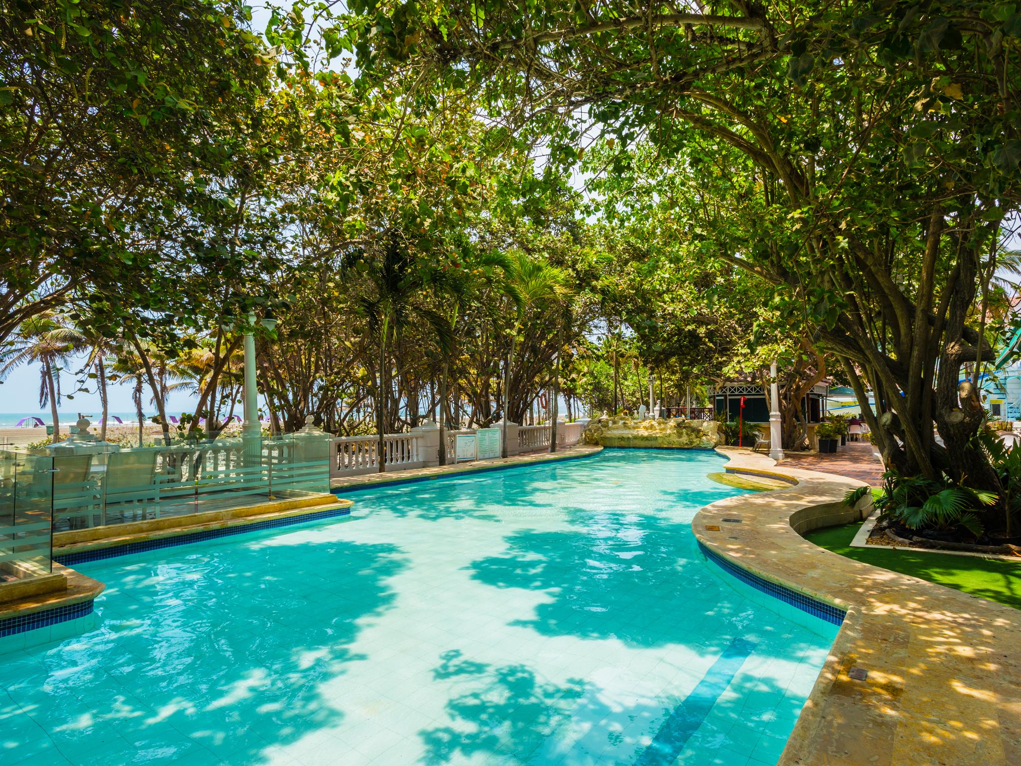 Hotel Las Americas Casa De Playa Cartagena Екстер'єр фото The swimming pool at the hotel