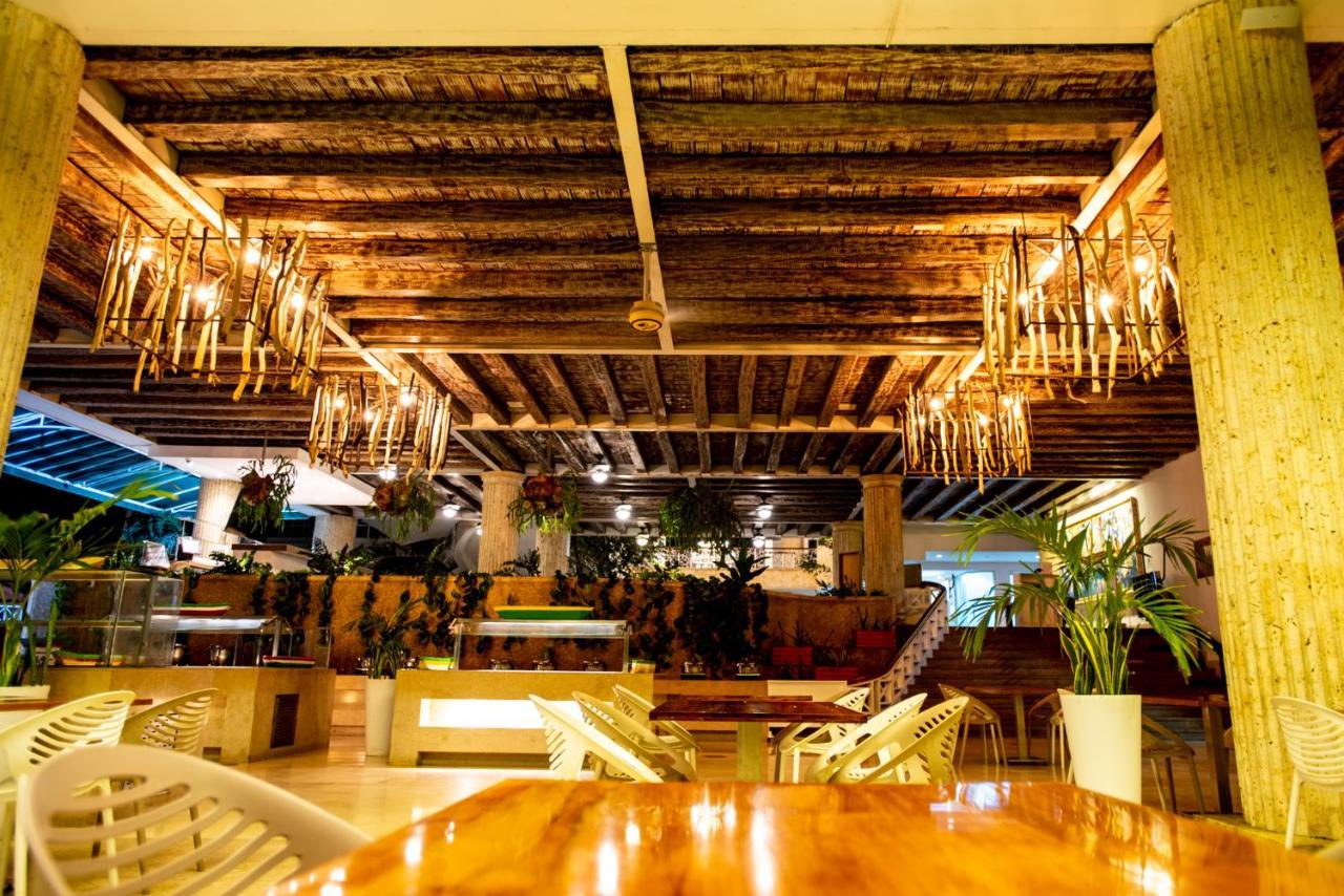 Hotel Las Americas Casa De Playa Cartagena Екстер'єр фото The lobby of the hotel
