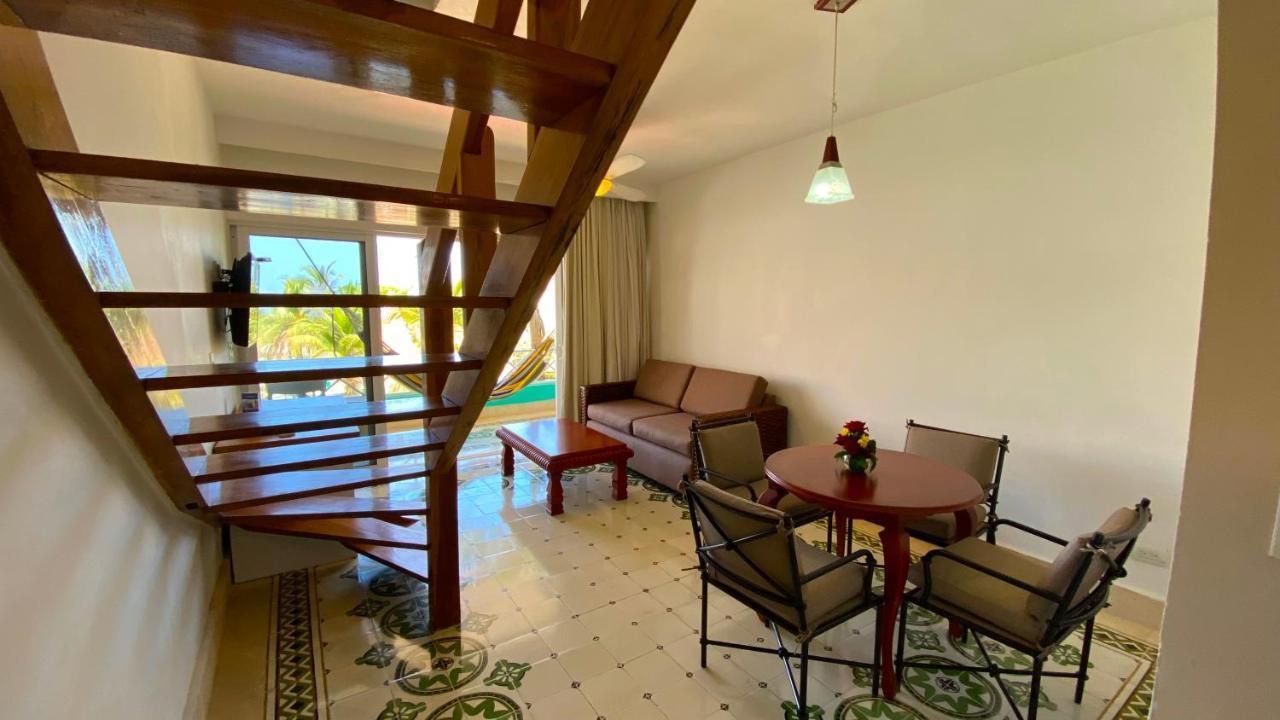 Hotel Las Americas Casa De Playa Cartagena Екстер'єр фото A living room in a typical apartment at the resort