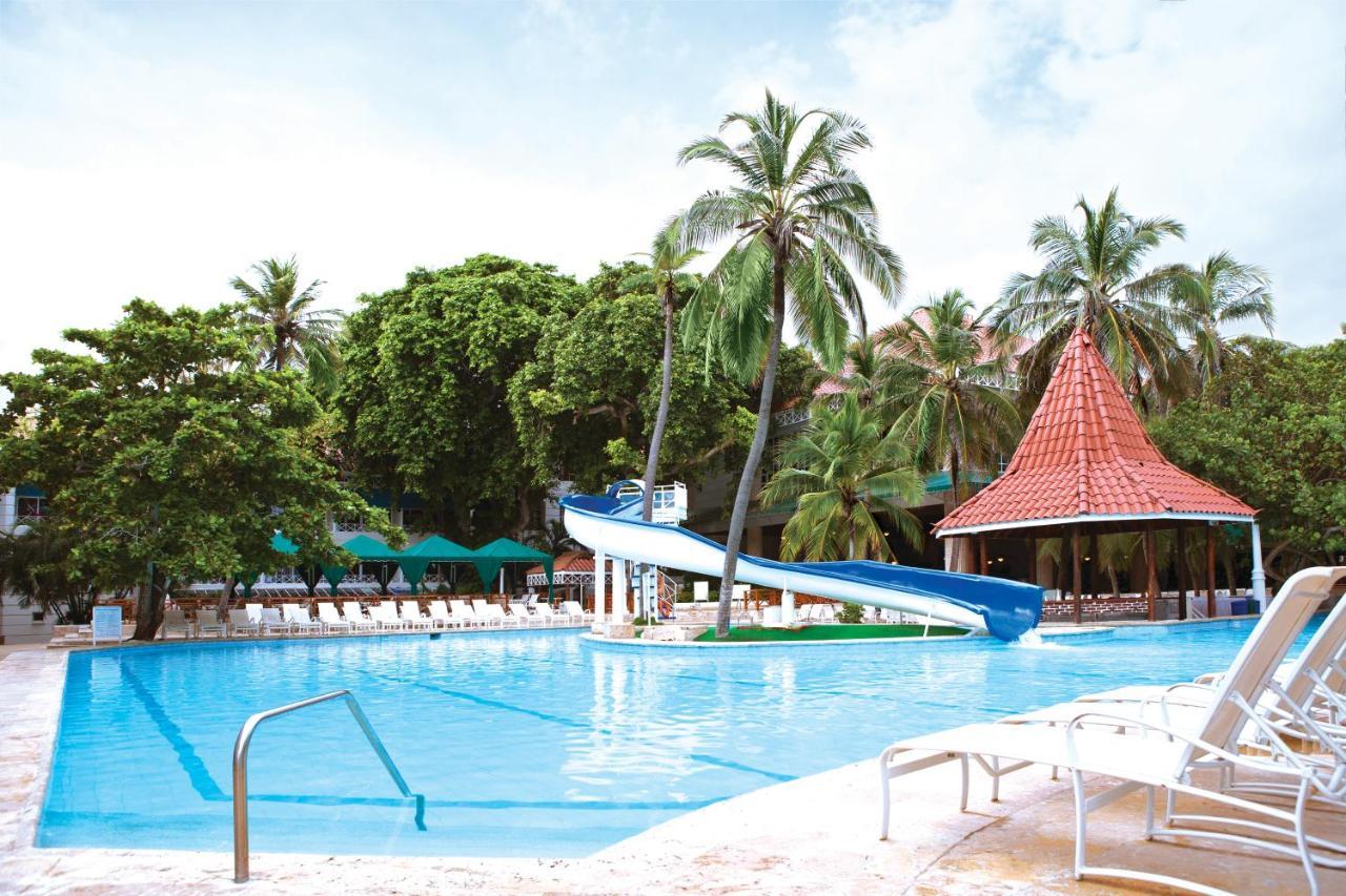 Hotel Las Americas Casa De Playa Cartagena Зручності фото The swimming pool at the resort